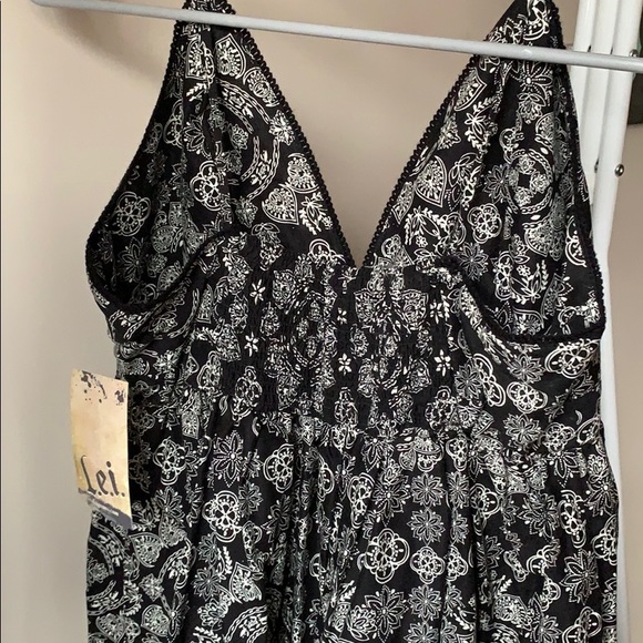 L.E.I dress - NWT - Picture 3 of 6